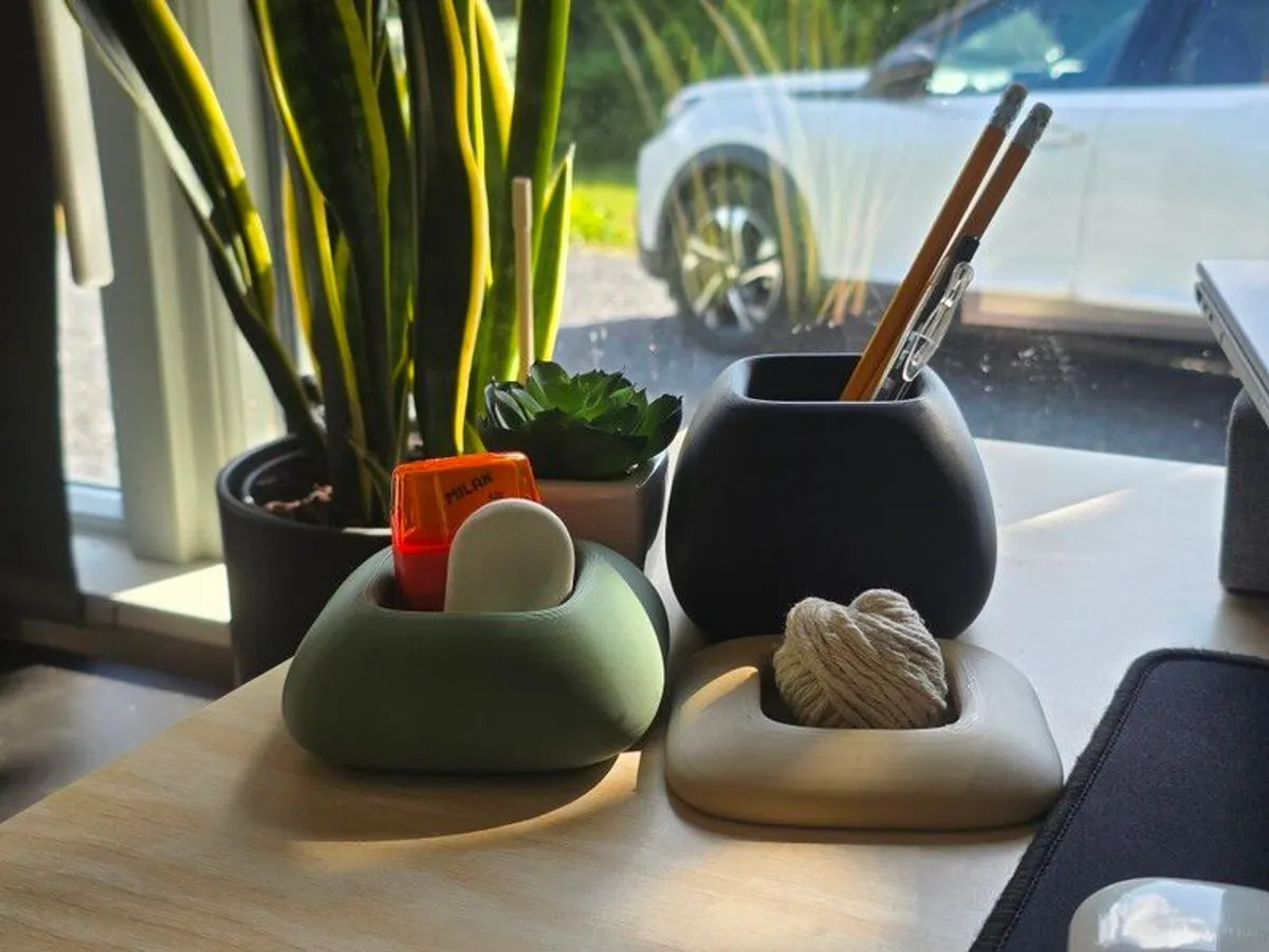 Stackable pebble organisers - Image 1