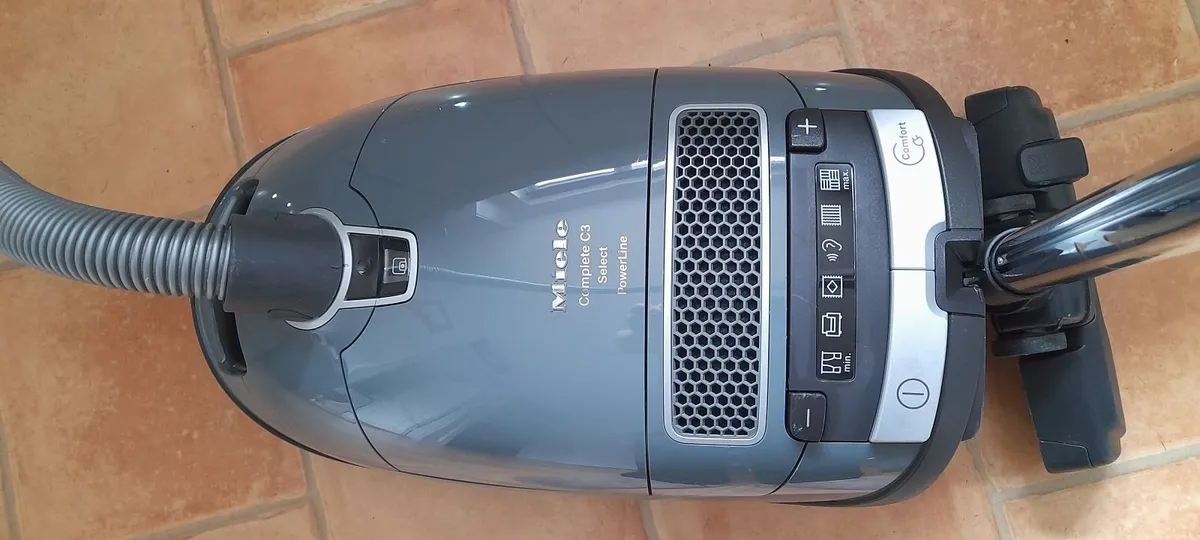 Miele vacuum cleaner - Image 2