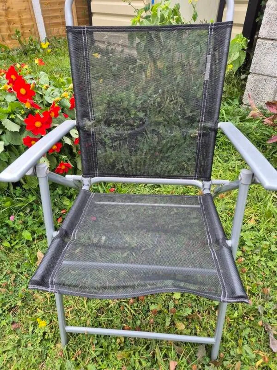 Garden table and chairs - Image 2