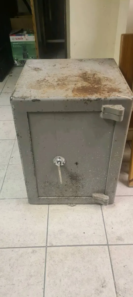 A safe for sale - Image 1