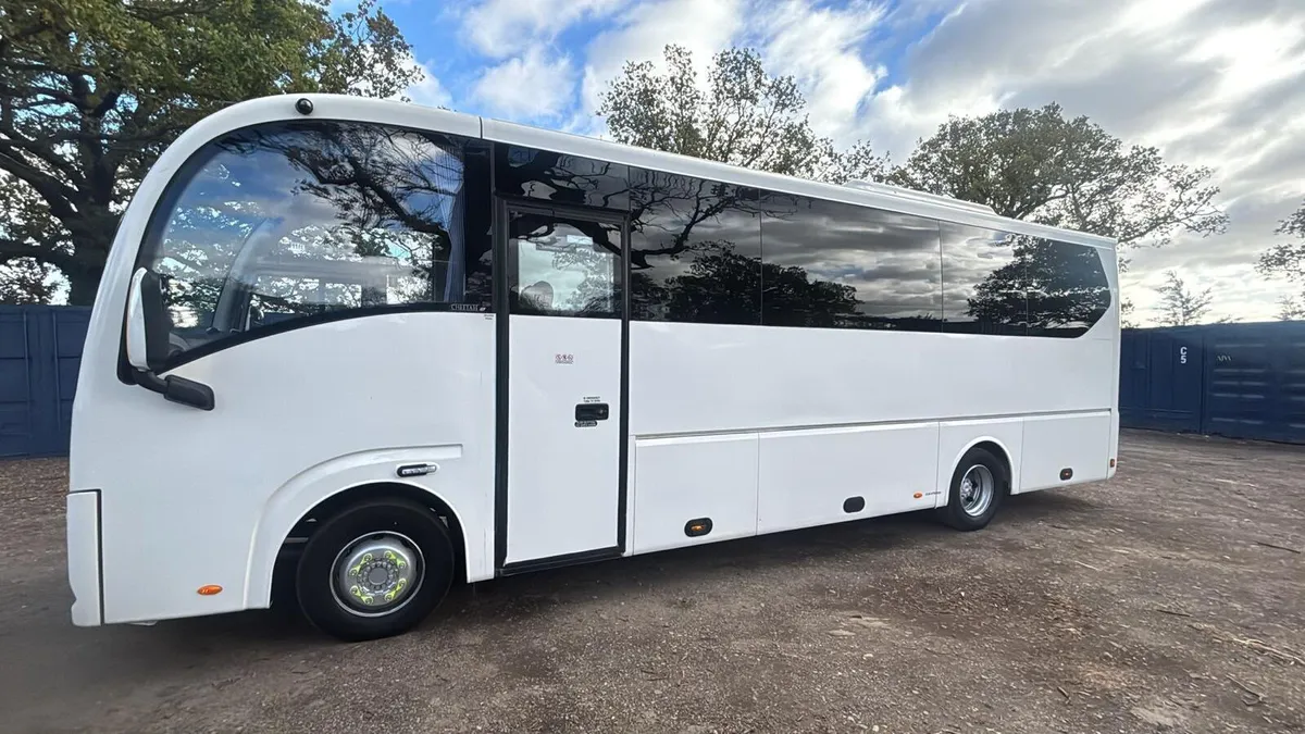 Mercedes. Plaxton. 36 seats - Image 3