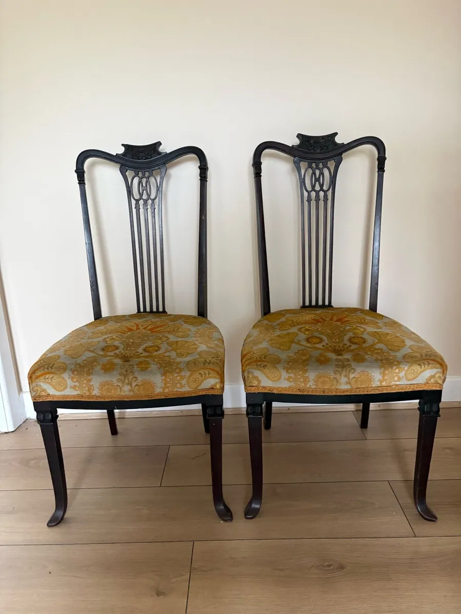 Set of 3 chairs - Image 1