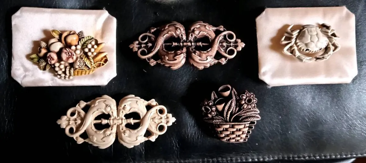 Set of Five Welsh Brooches - Image 2
