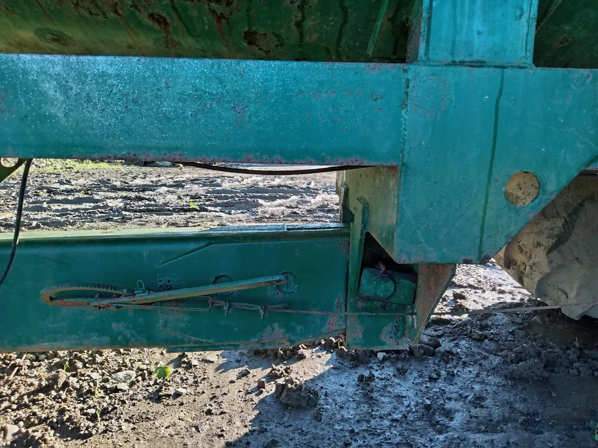 Manure spreader - Image 2