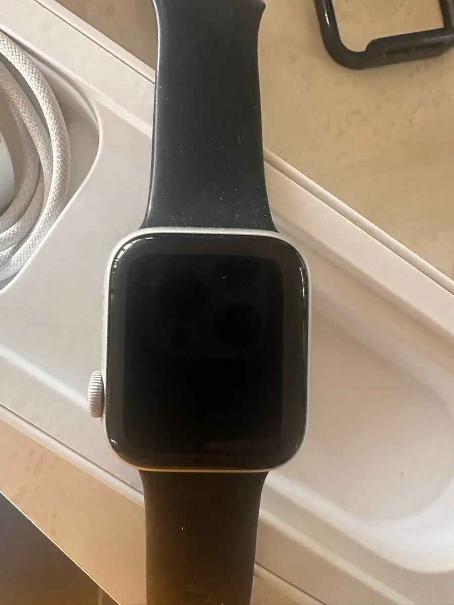 Apple Watch Series 5 40mm - Image 3