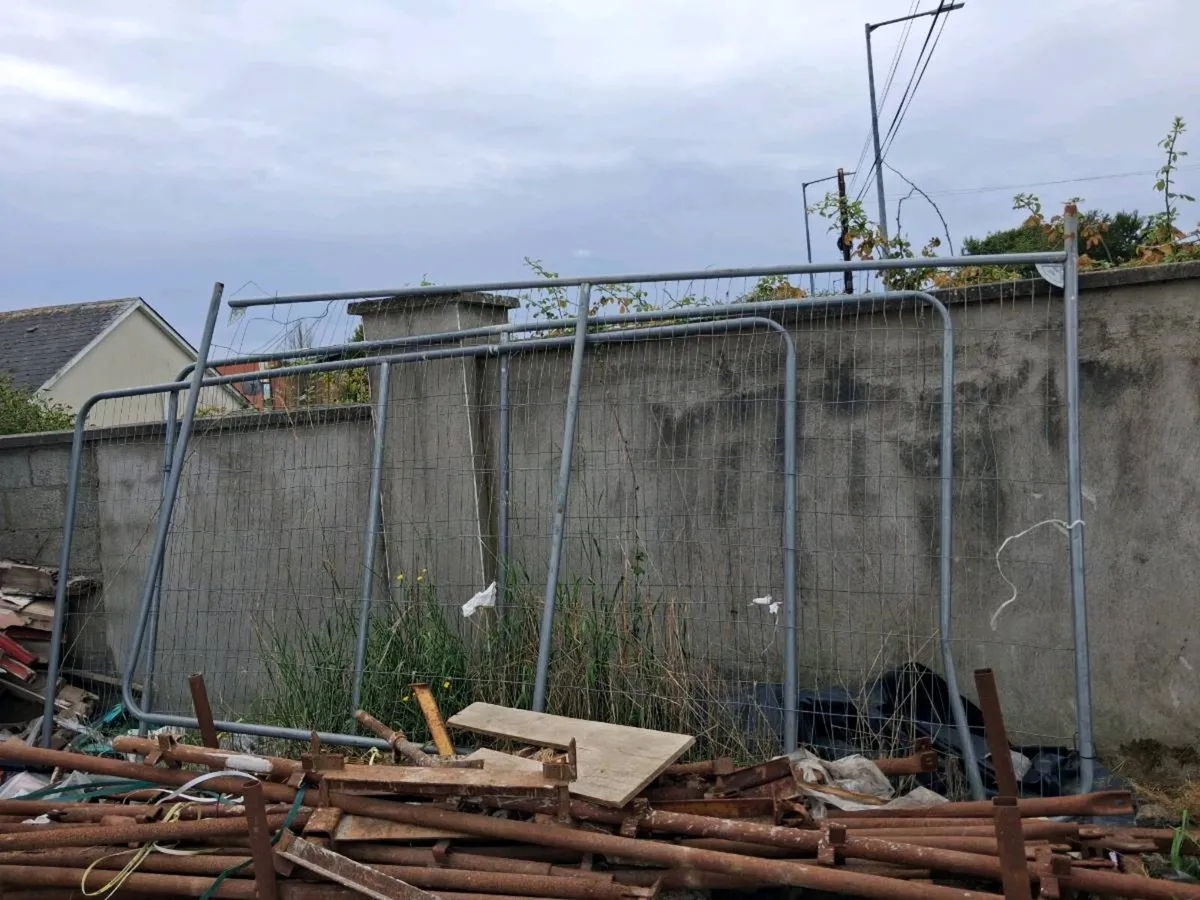 Fencing panels