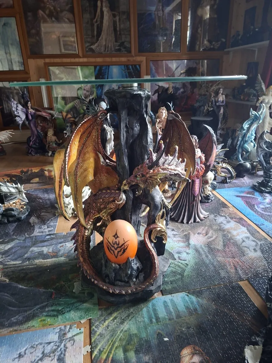 Dragon Table