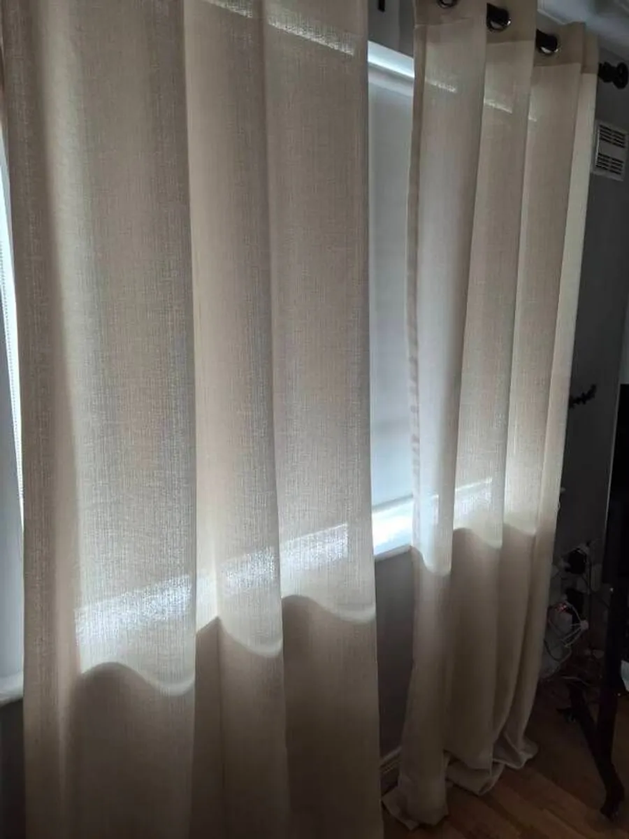 Curtains - Image 4