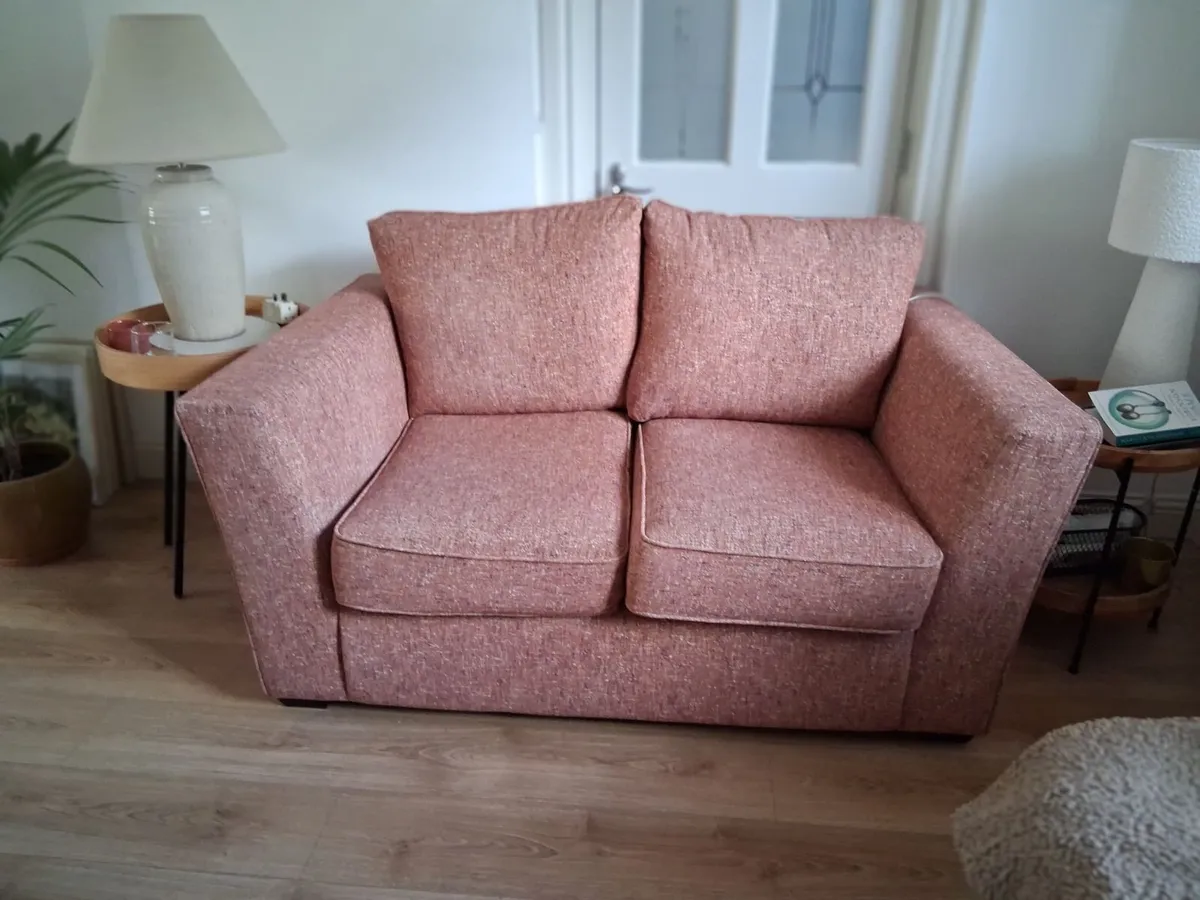 Settee and armchair almost new - Image 3