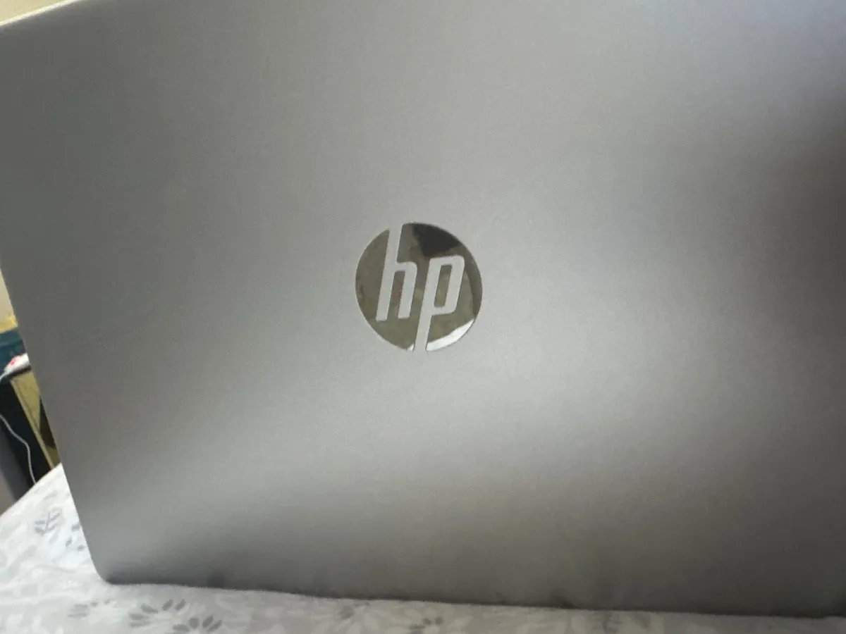 Laptop - Image 3