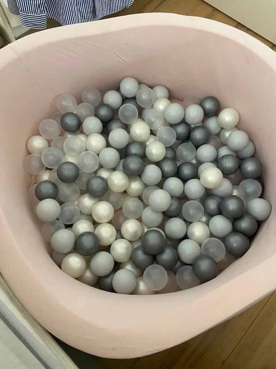Ball pit - Image 1