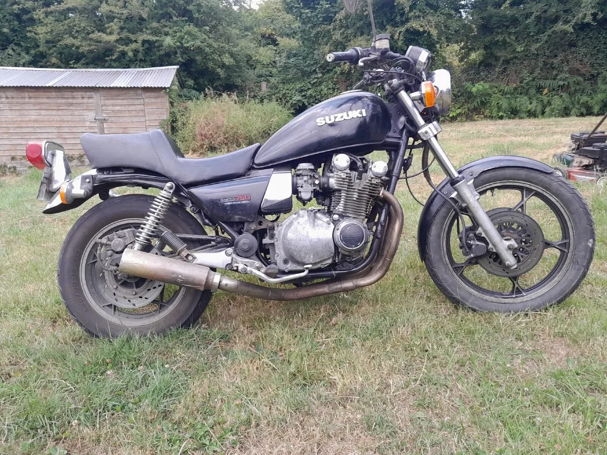 Suzuki GS 750 1981 - Image 2
