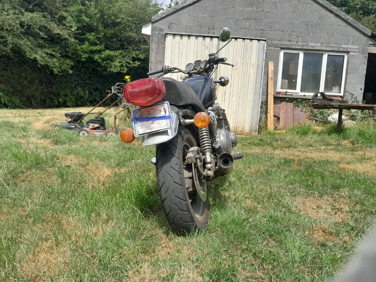 Suzuki GS 750 1981 - Image 4