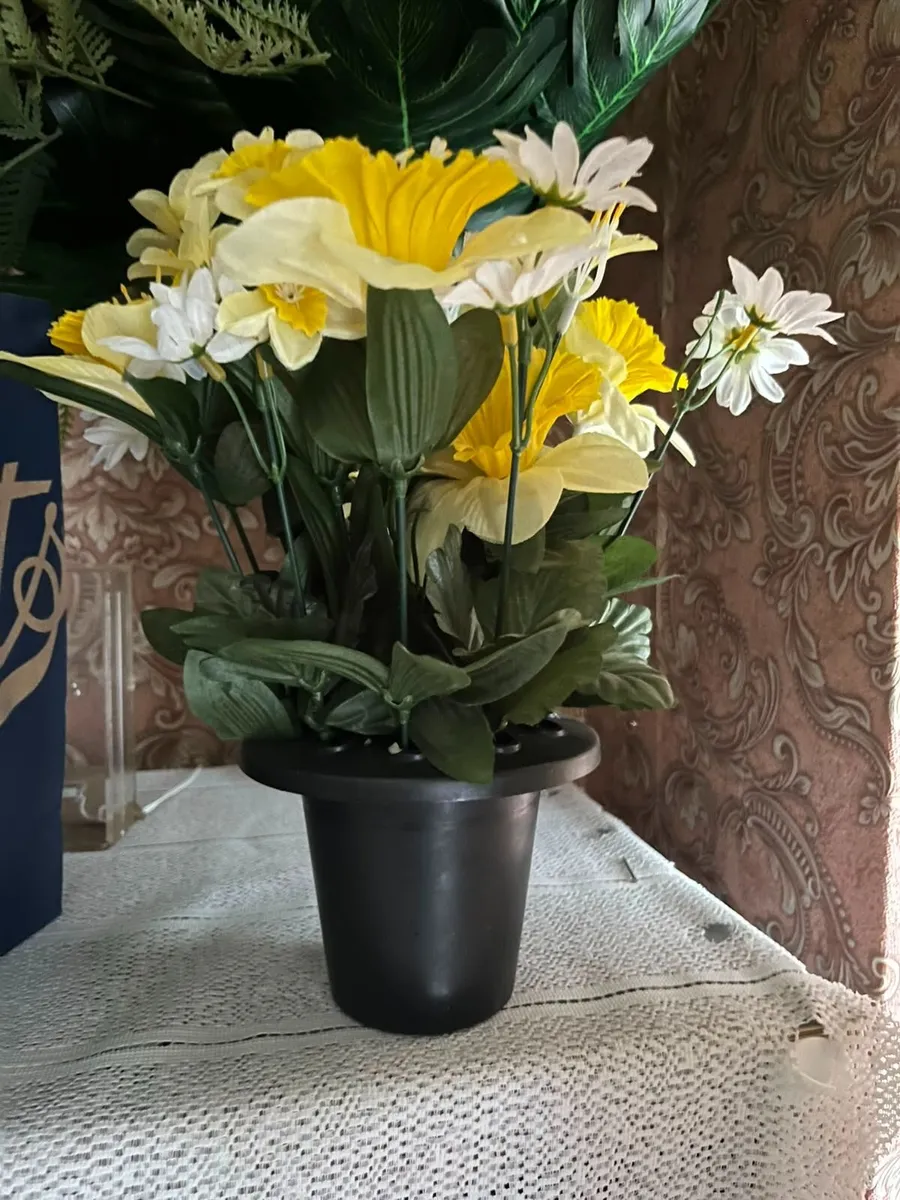 Artificial Flower Pot – Decorative Home Ornament - Image 1