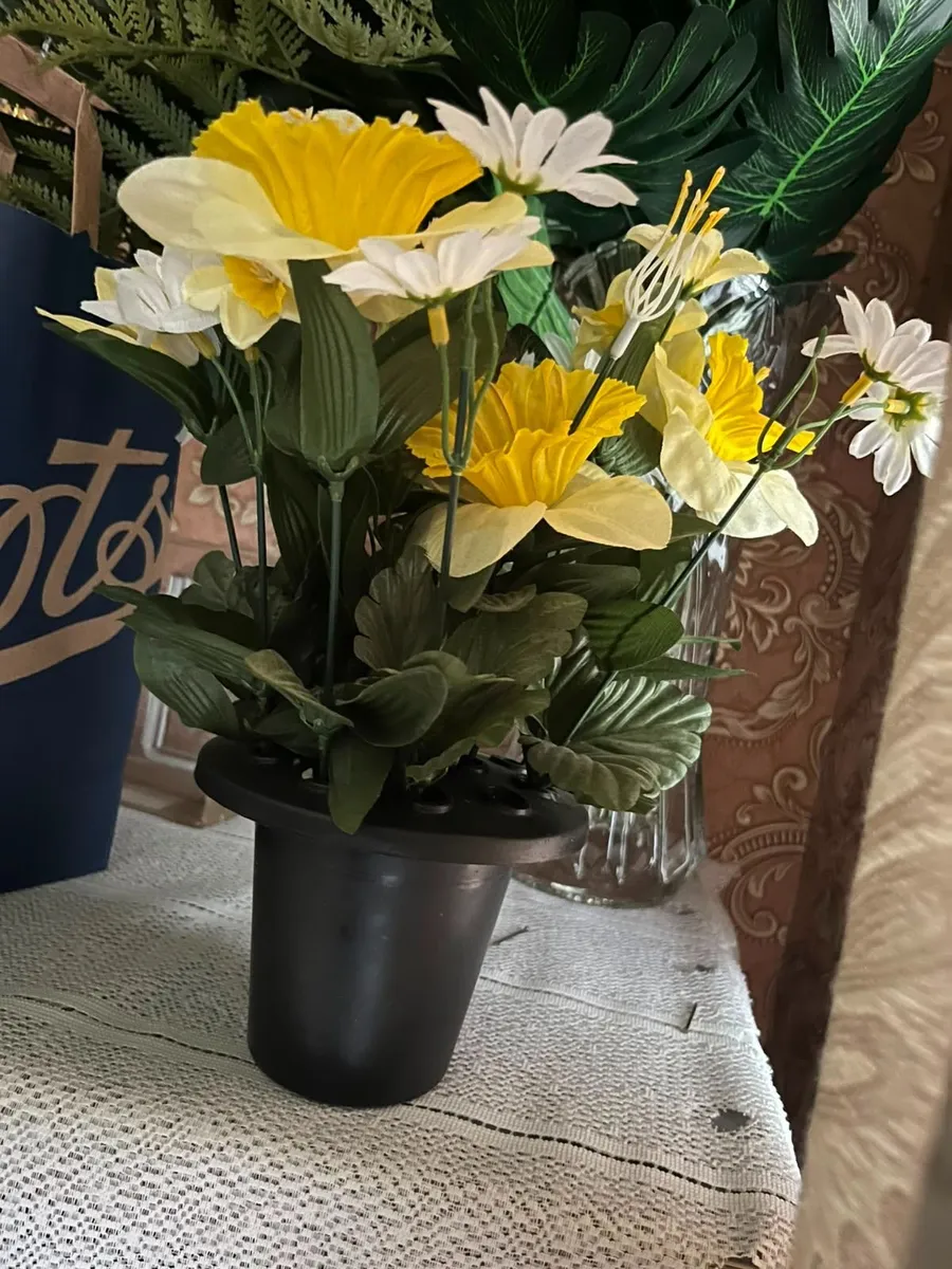 Artificial Flower Pot – Decorative Home Ornament - Image 2