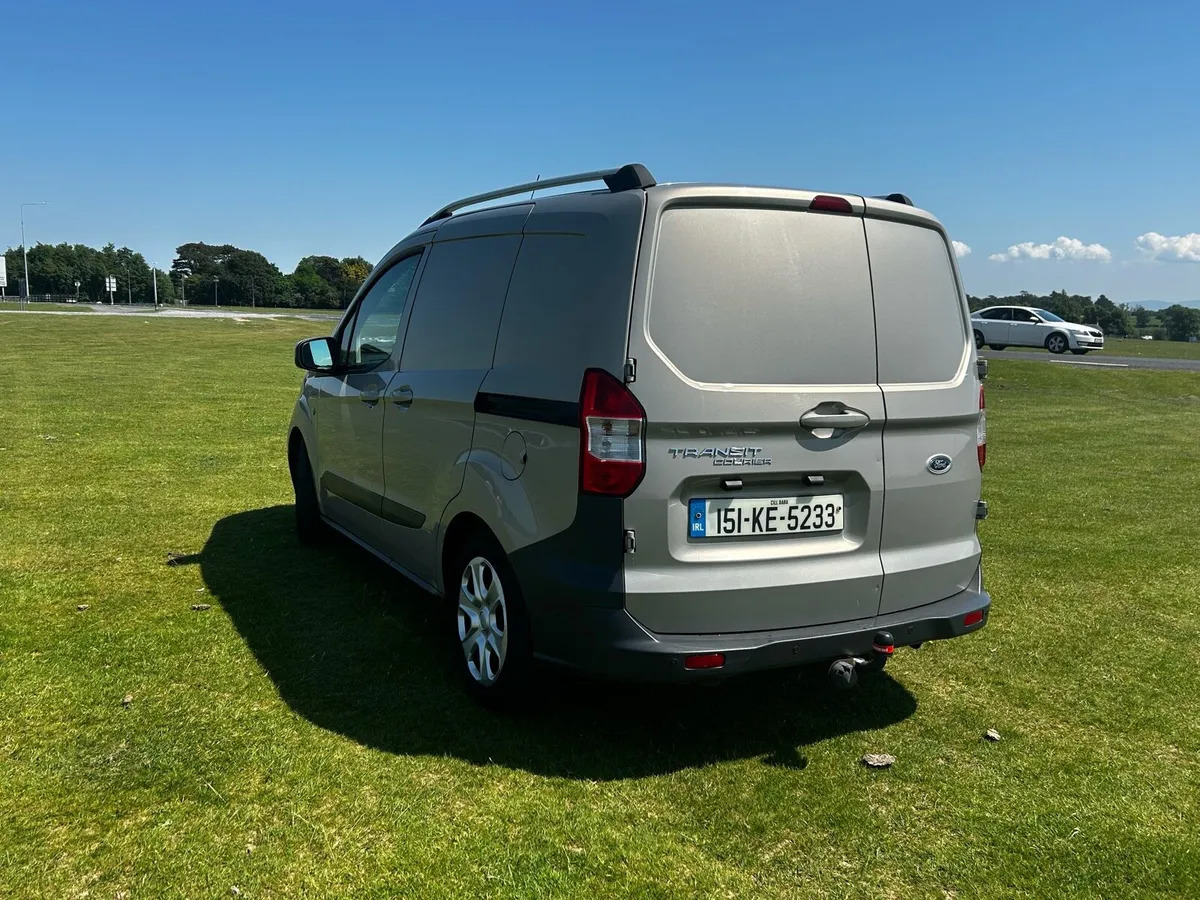 Ford Transit Courier - Image 3