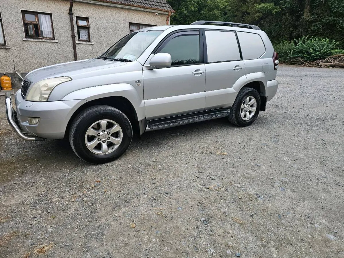 2005 Toyota Land Cruiser- Very clean- Ready for rd - Image 2