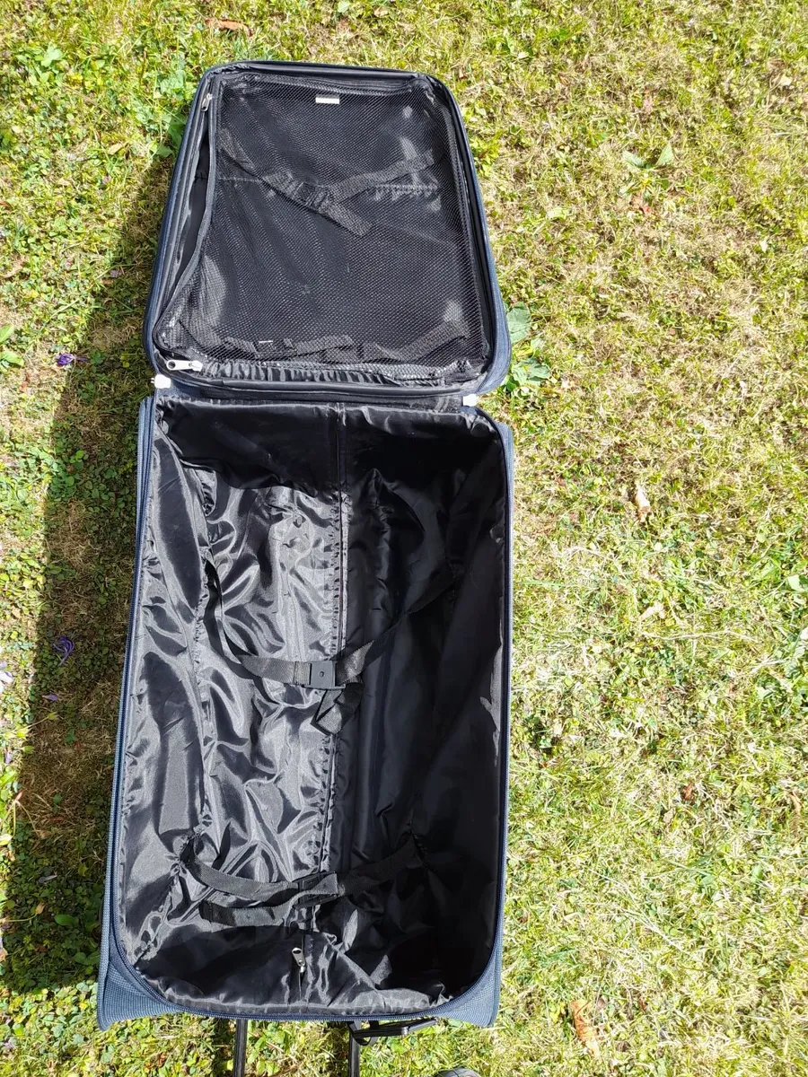 Case for sale - Image 3