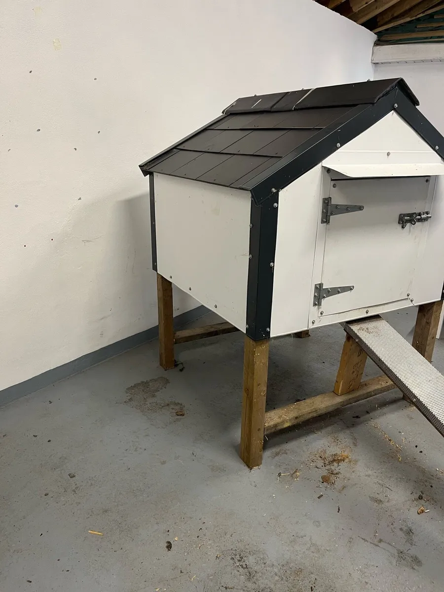 Chicken coop - Image 2