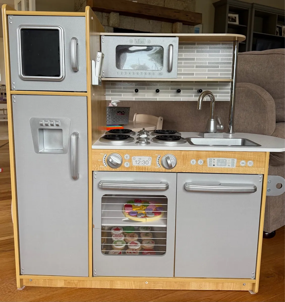 Kidcraft play kitchen - Image 1