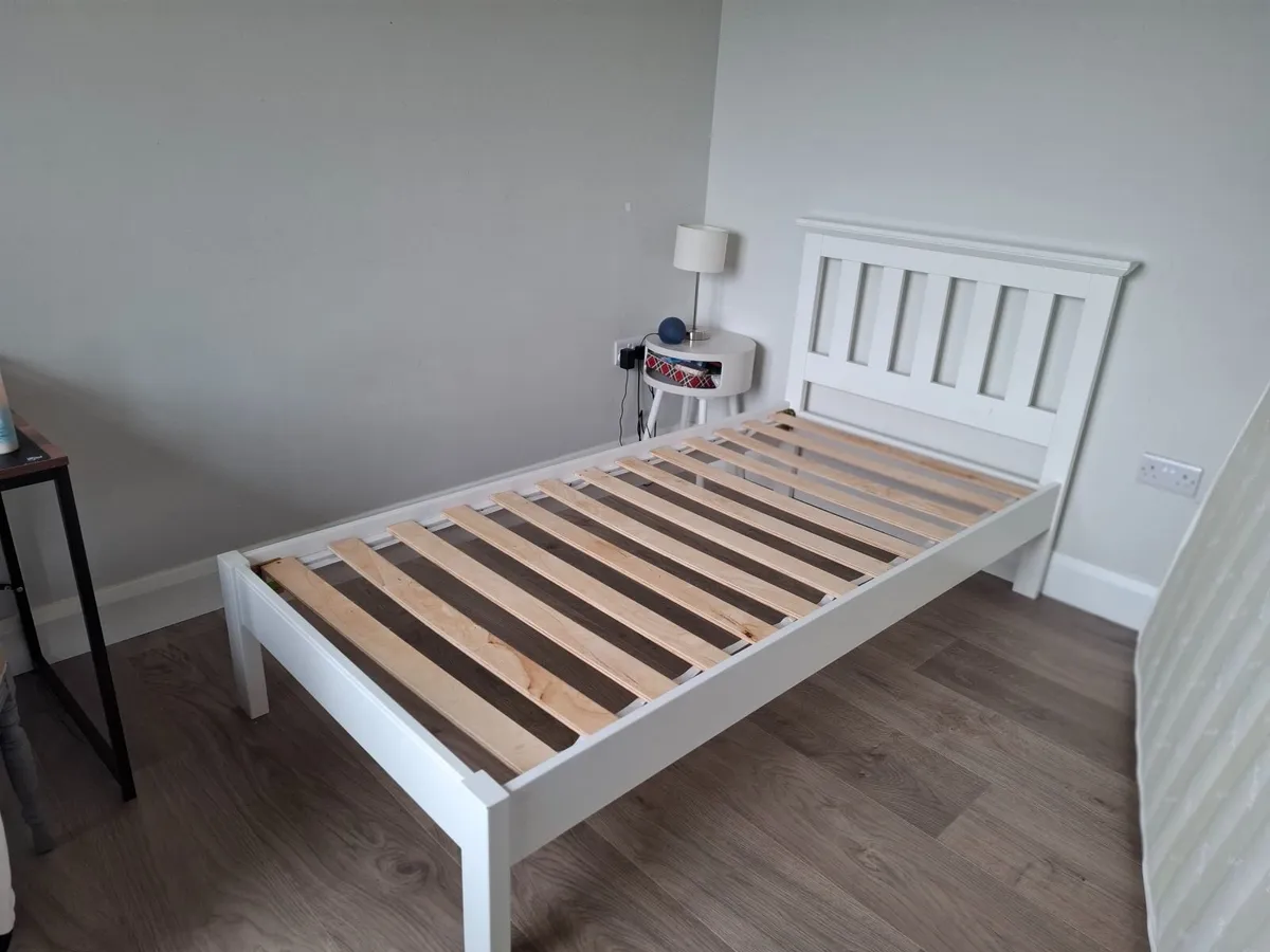 Single bed frame - Image 1