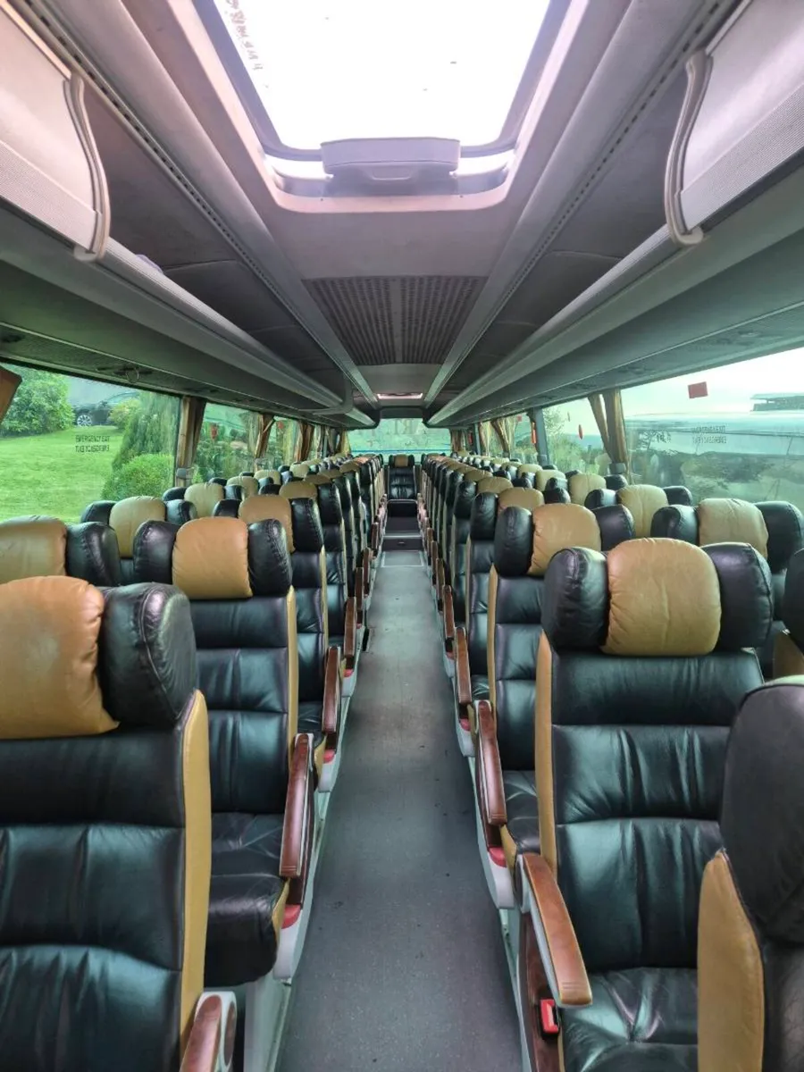 Bus - Image 2