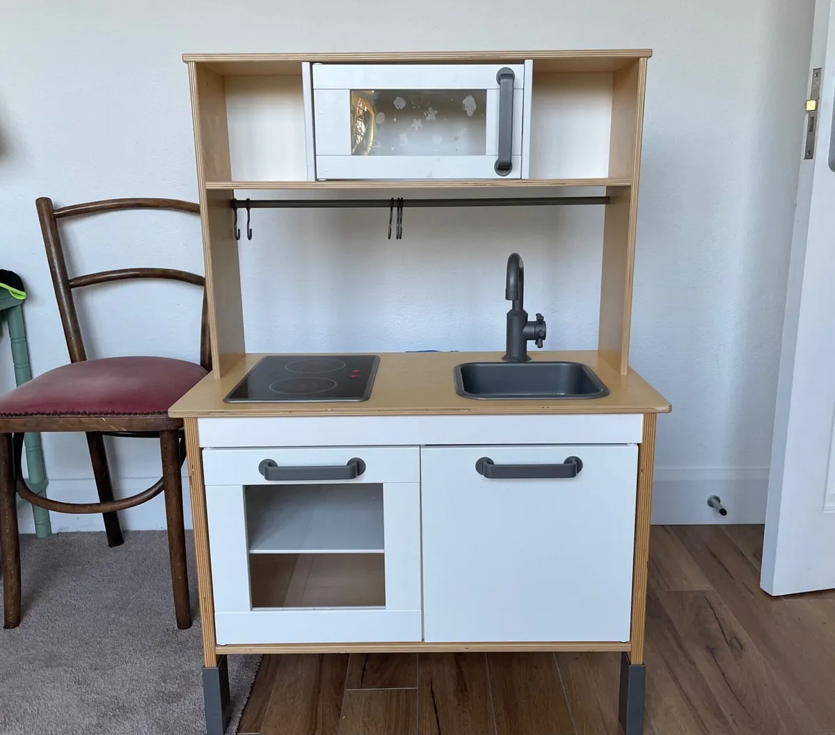 Kids Play  Kitchen - Image 1