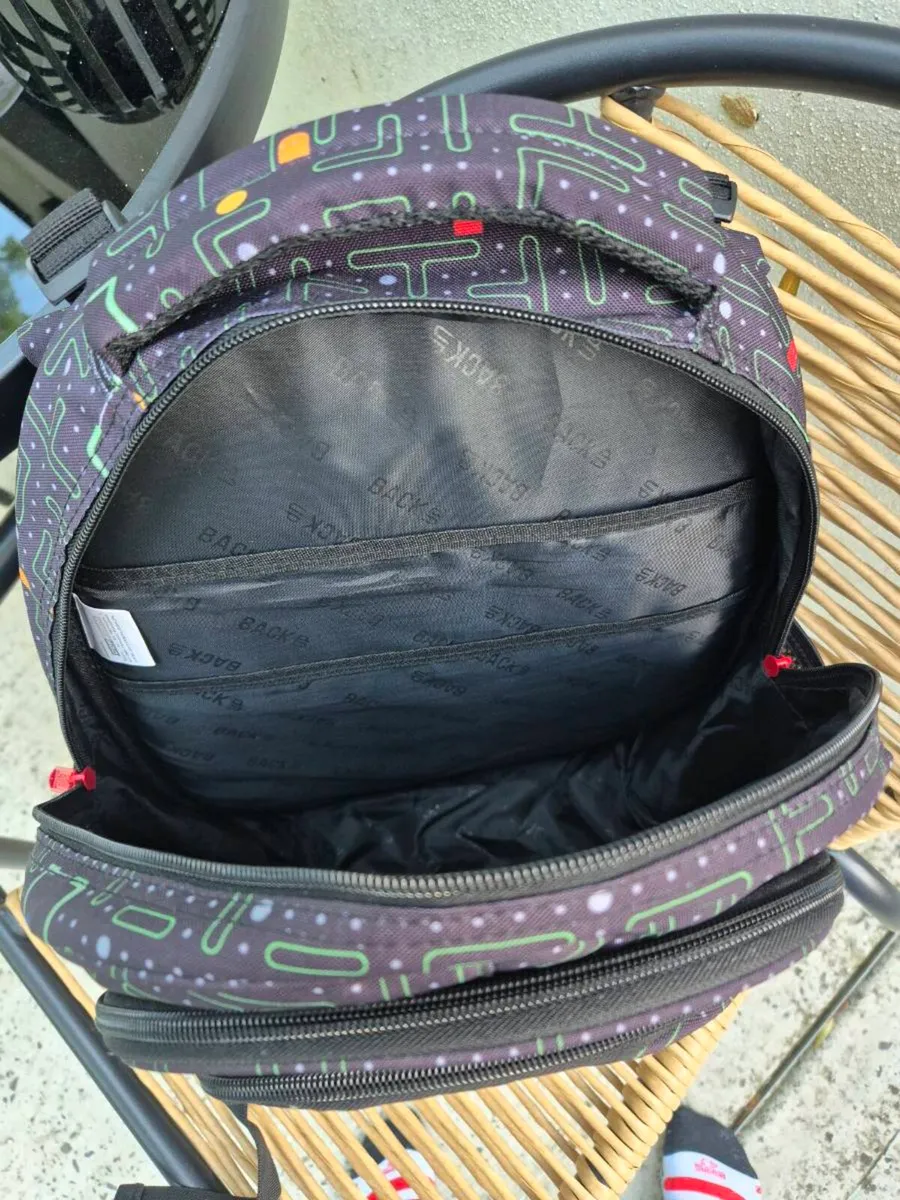Brand new school bag - Image 3
