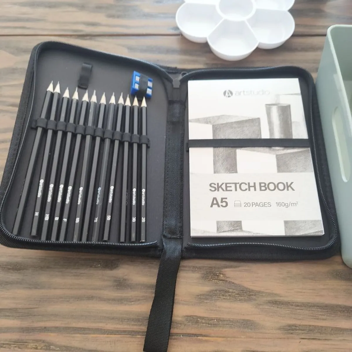 Art Equipment - Image 1