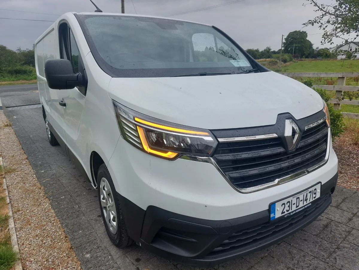 RENAULT TRAFIC 2023' LWB / 130 BHP - Image 3