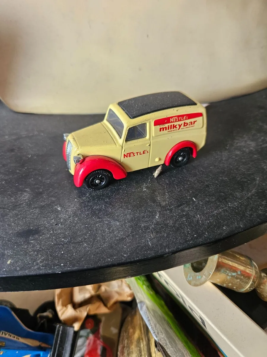 Corgi Lledo Milky Bar Kid Van