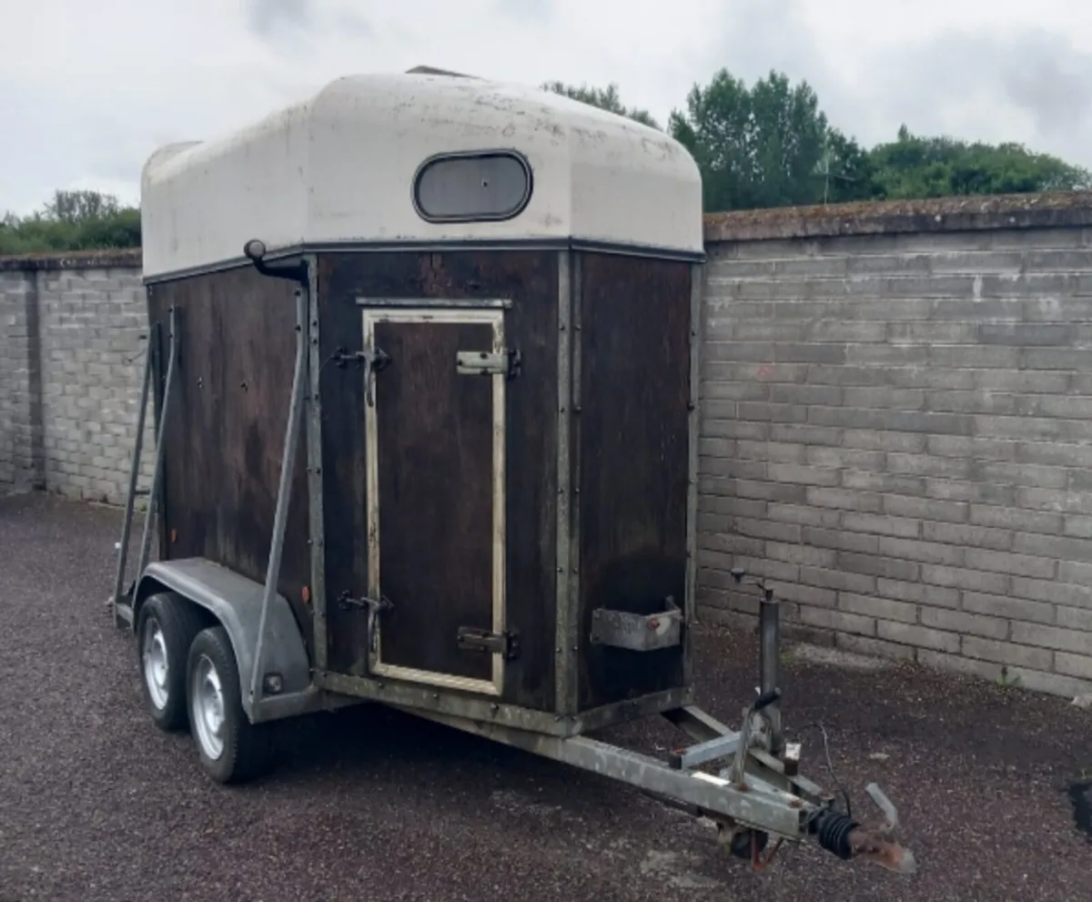 Horse box Trailer for sale - Image 1