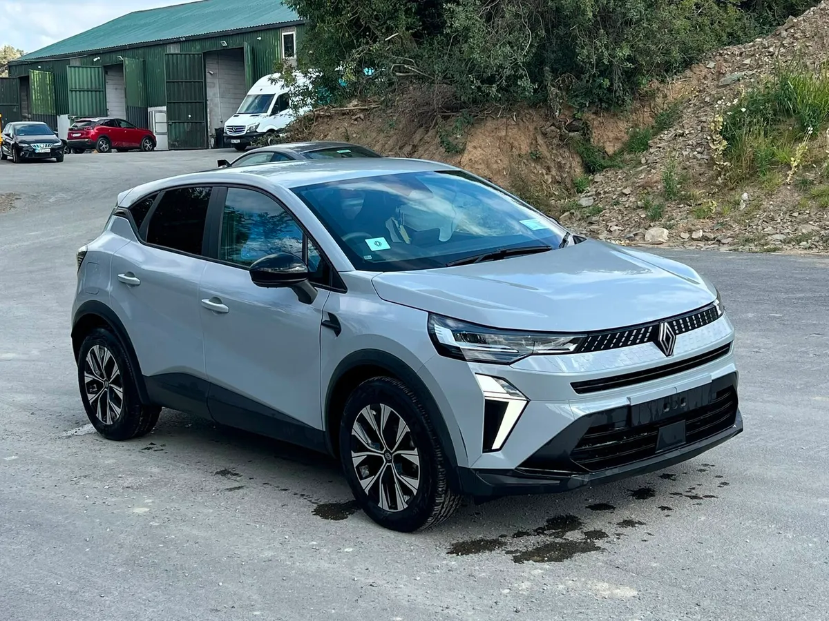 RENAULT CAPTUR TCE EVOLUTION 2025 - Image 3