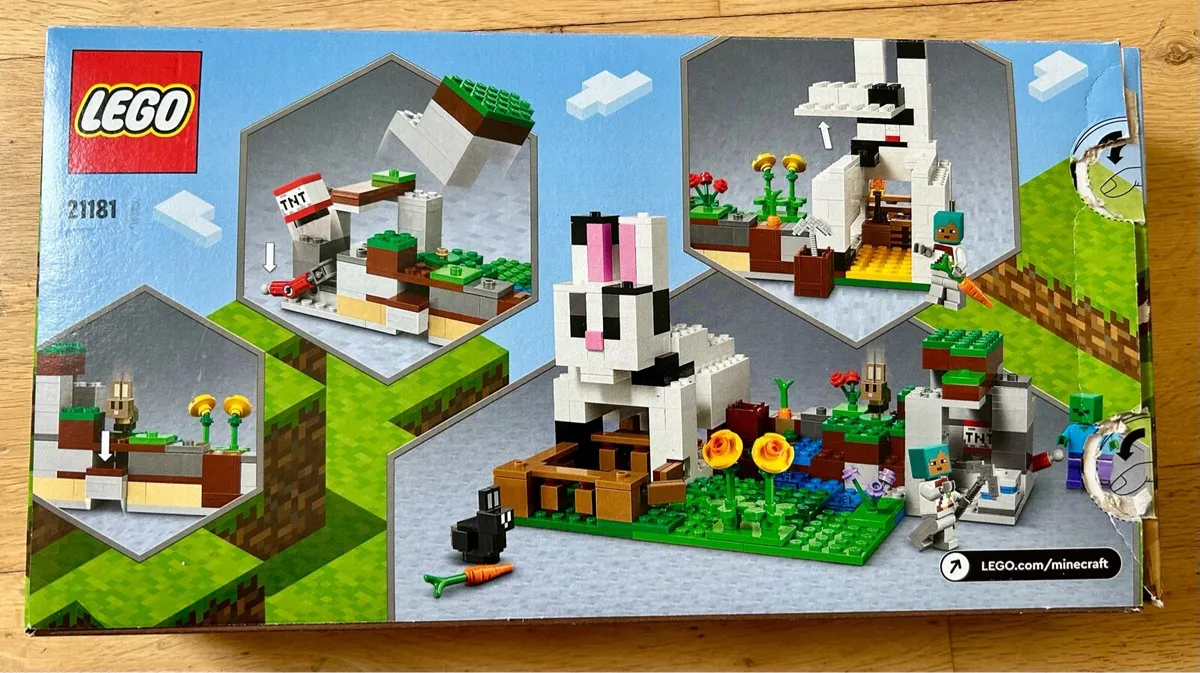 Lego Minecraft- The Rabbit Ranch - 21181 - Image 3