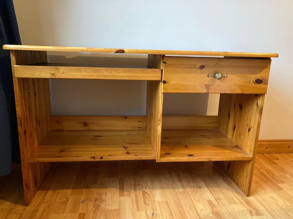 Desk and chair (updated) - Image 1