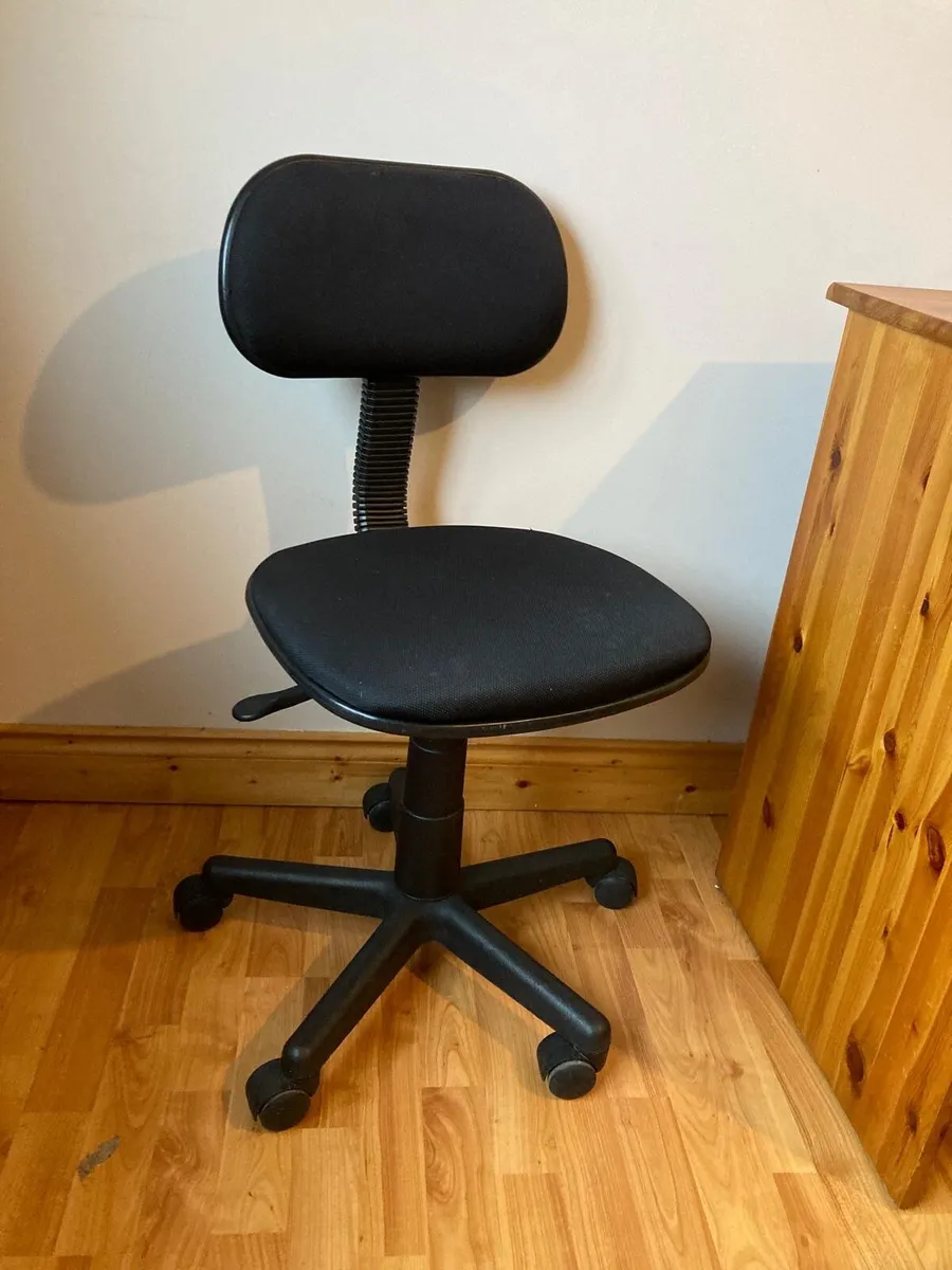 Desk and chair (updated) - Image 3