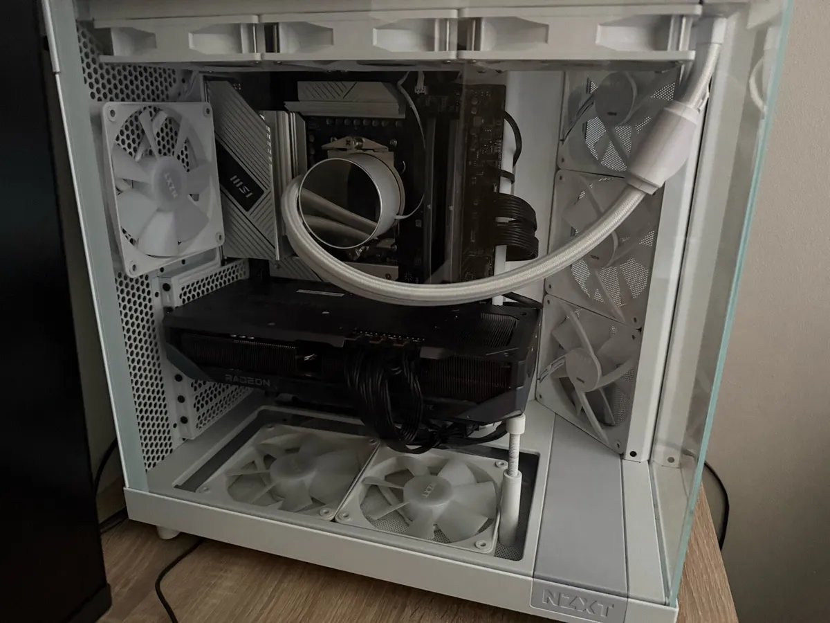 High end full gaming pc/setup - Image 2