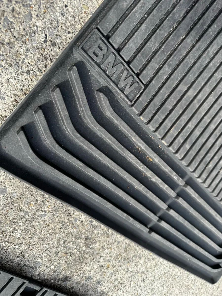 BMW F10 OEM rubber floor mats - Image 2