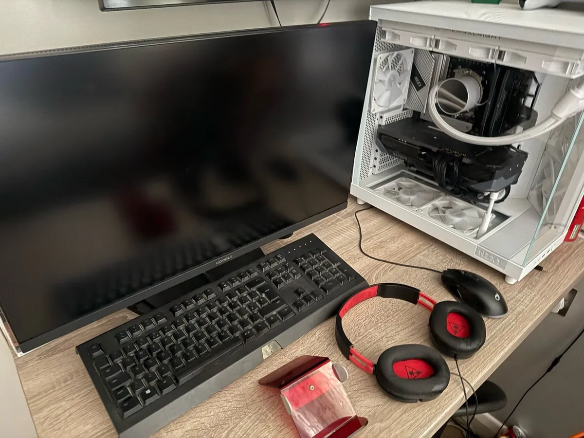 High end full gaming pc/setup - Image 4
