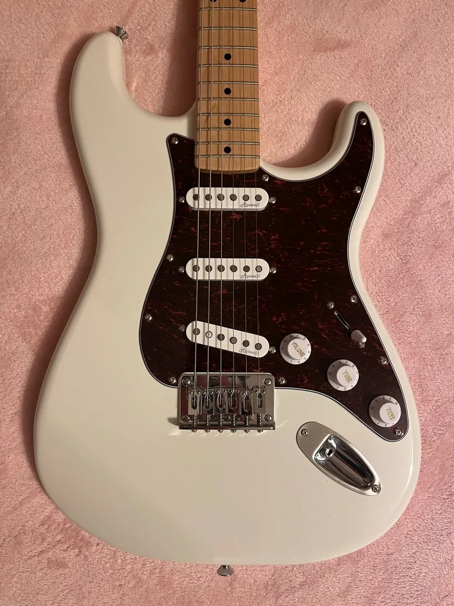 Squier Stratocaster - Image 1