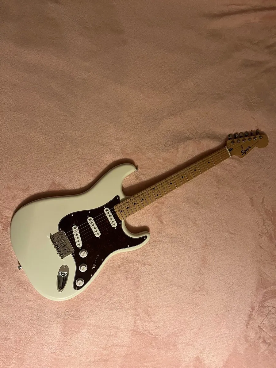 Squier Stratocaster - Image 4
