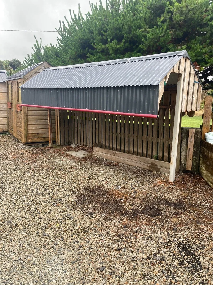 Roofed Clothes line for sale - Image 1