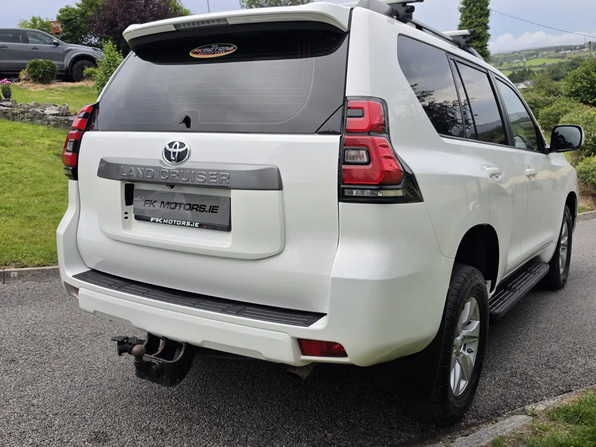 Toyota Land Cruiser 2019 LWB price includes vat - Image 4
