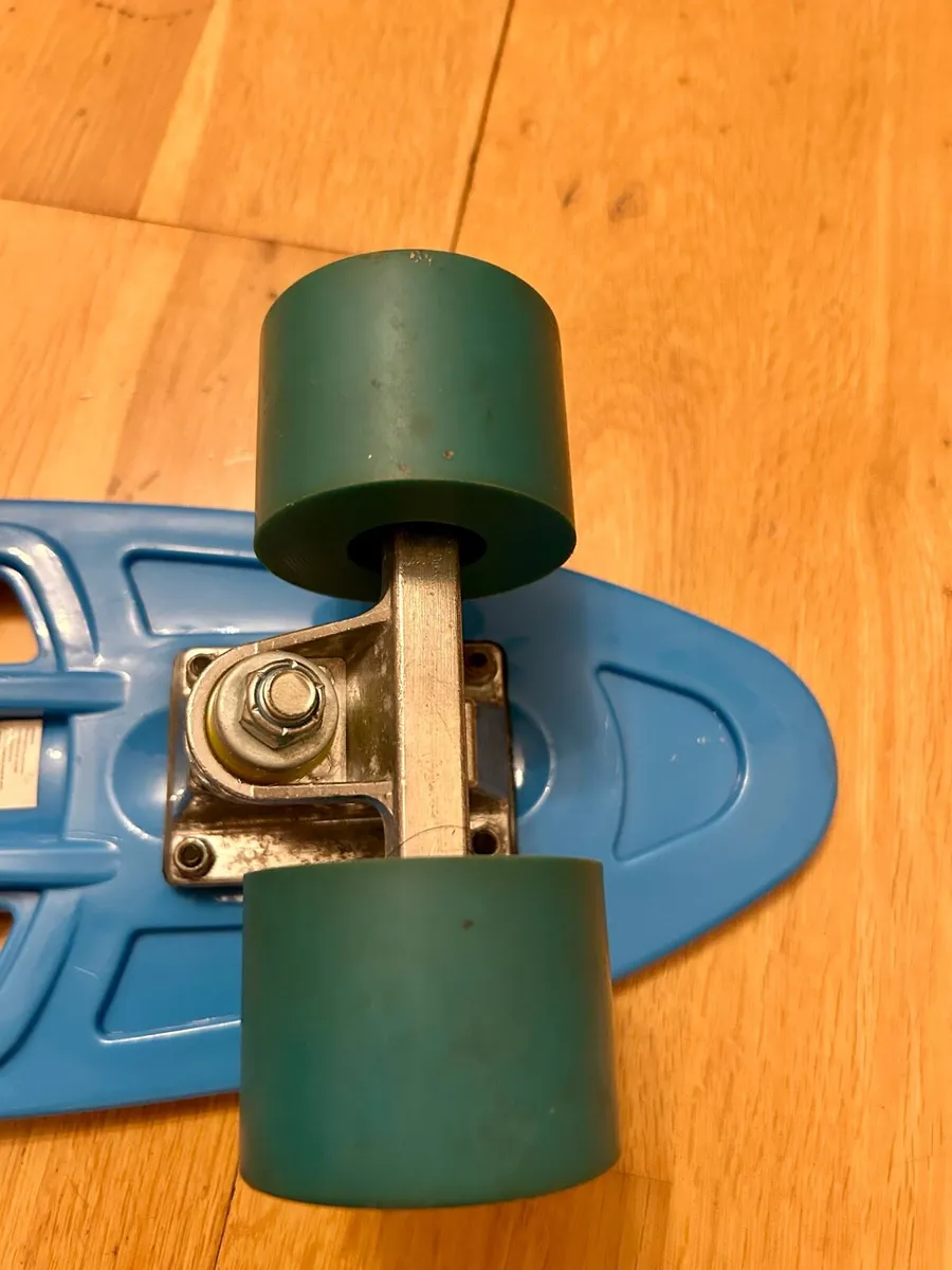 Skateboarding desk - Image 2