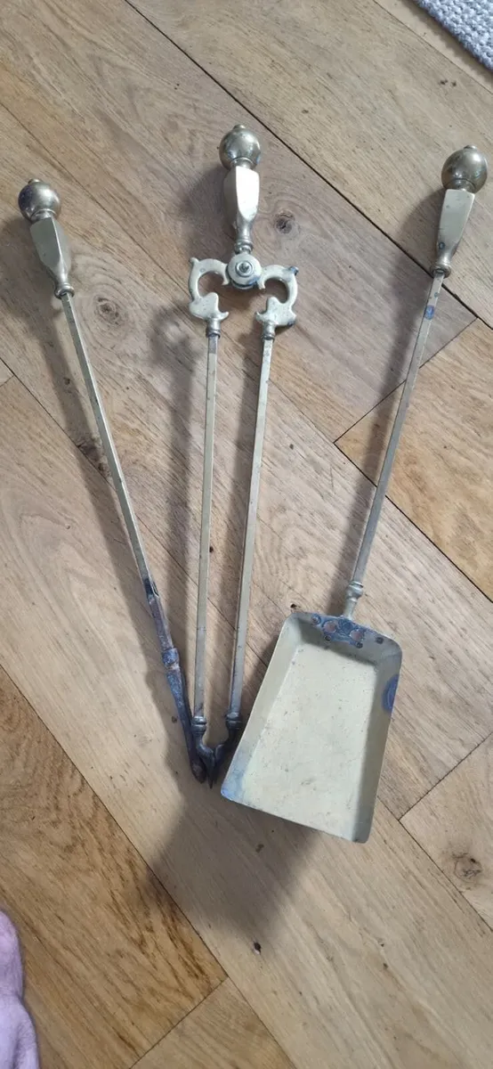 Antique Brass 3-piece Fire Set - Image 2