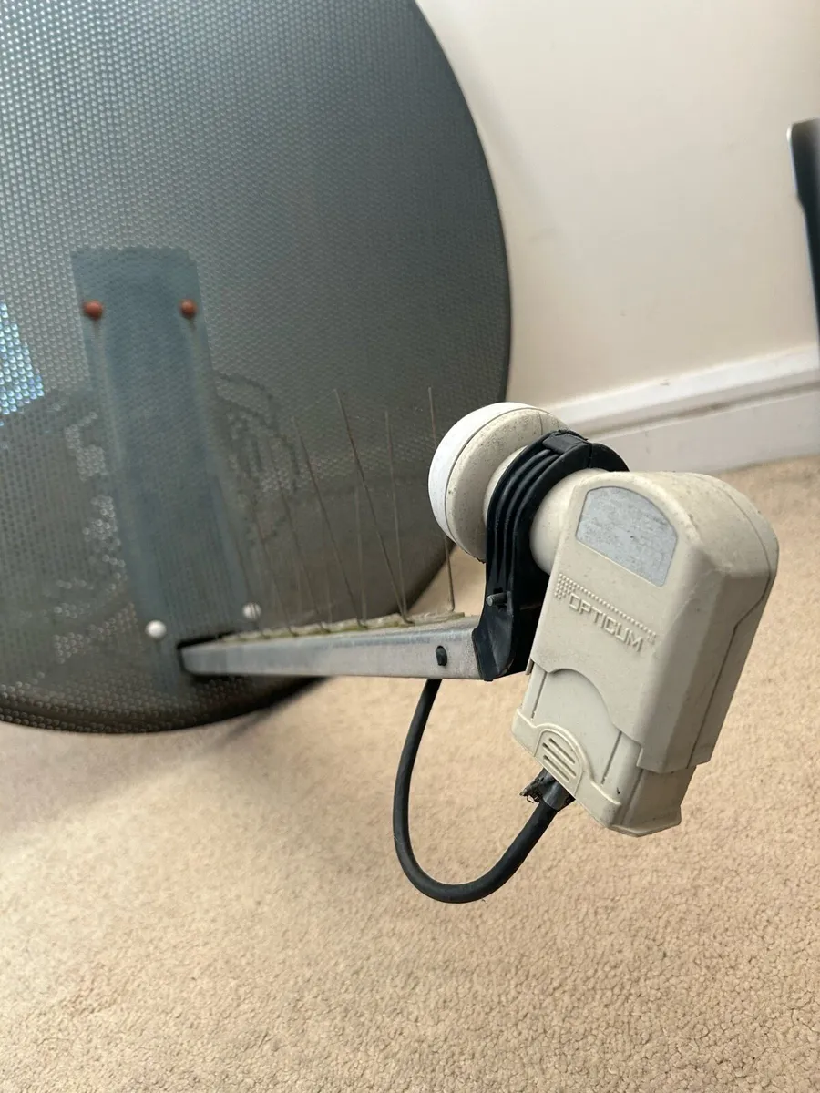 Satellite dish with receiver (LNB) - Image 2