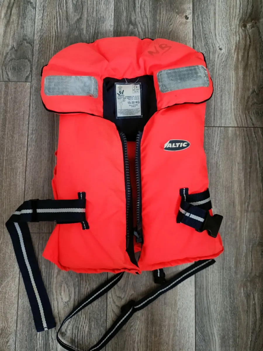 life jacket - Image 1