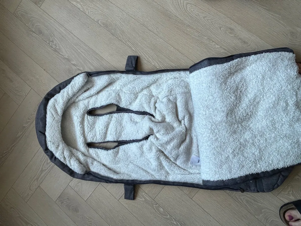Uppababy cosy Ganosh Footmuff - Image 2