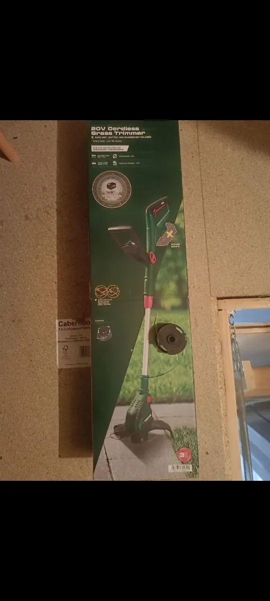 Cordless grass trimmer