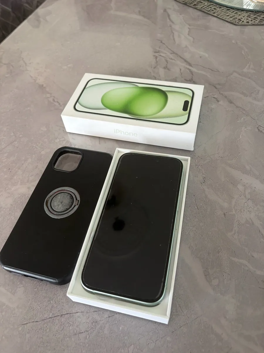 iPhone 15 - Image 3